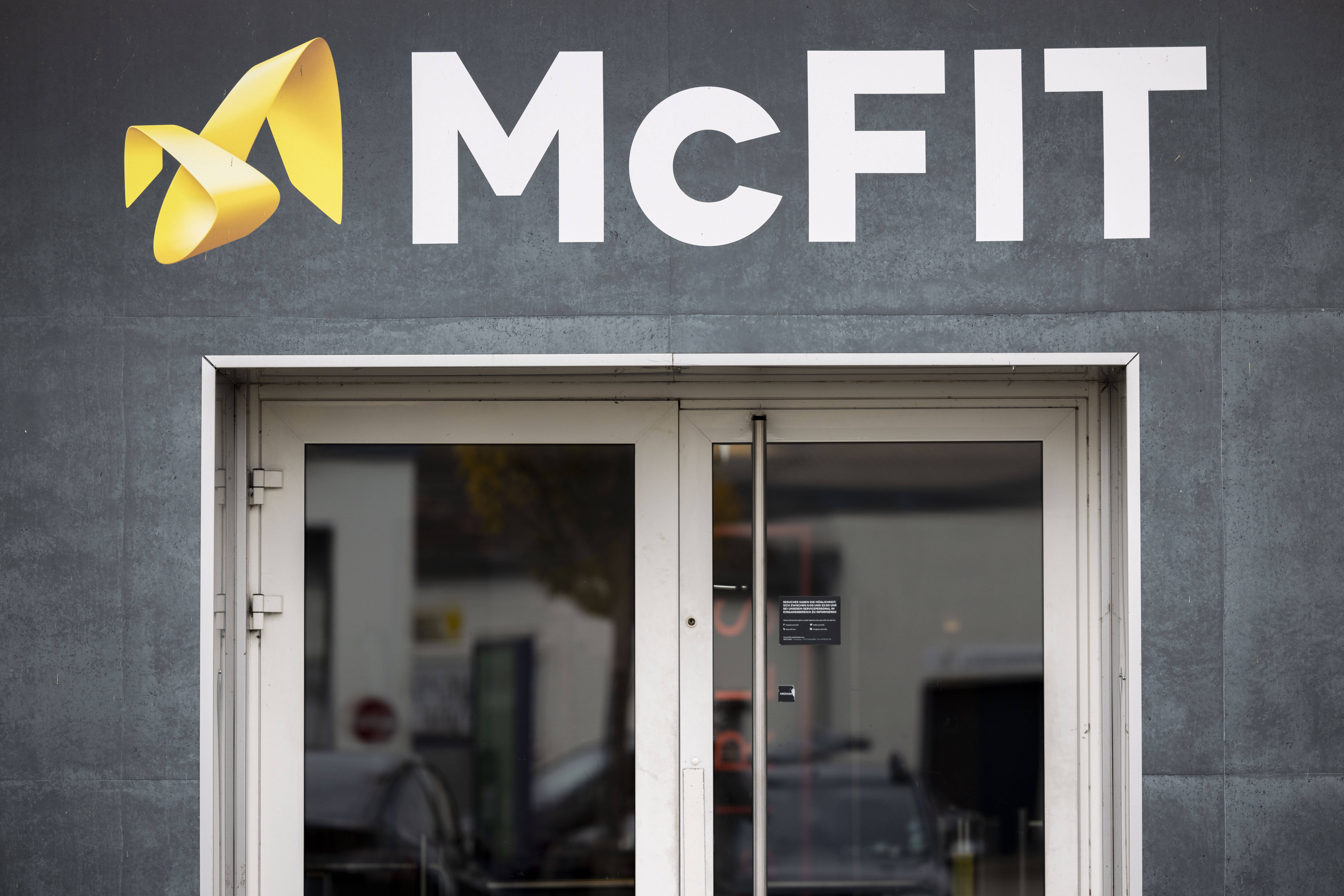 Leichen entdeckt! Deutscher Millionär und “McFit“-Gründer Rainer Schaller nach Flugzeugabsturz wohl tot!