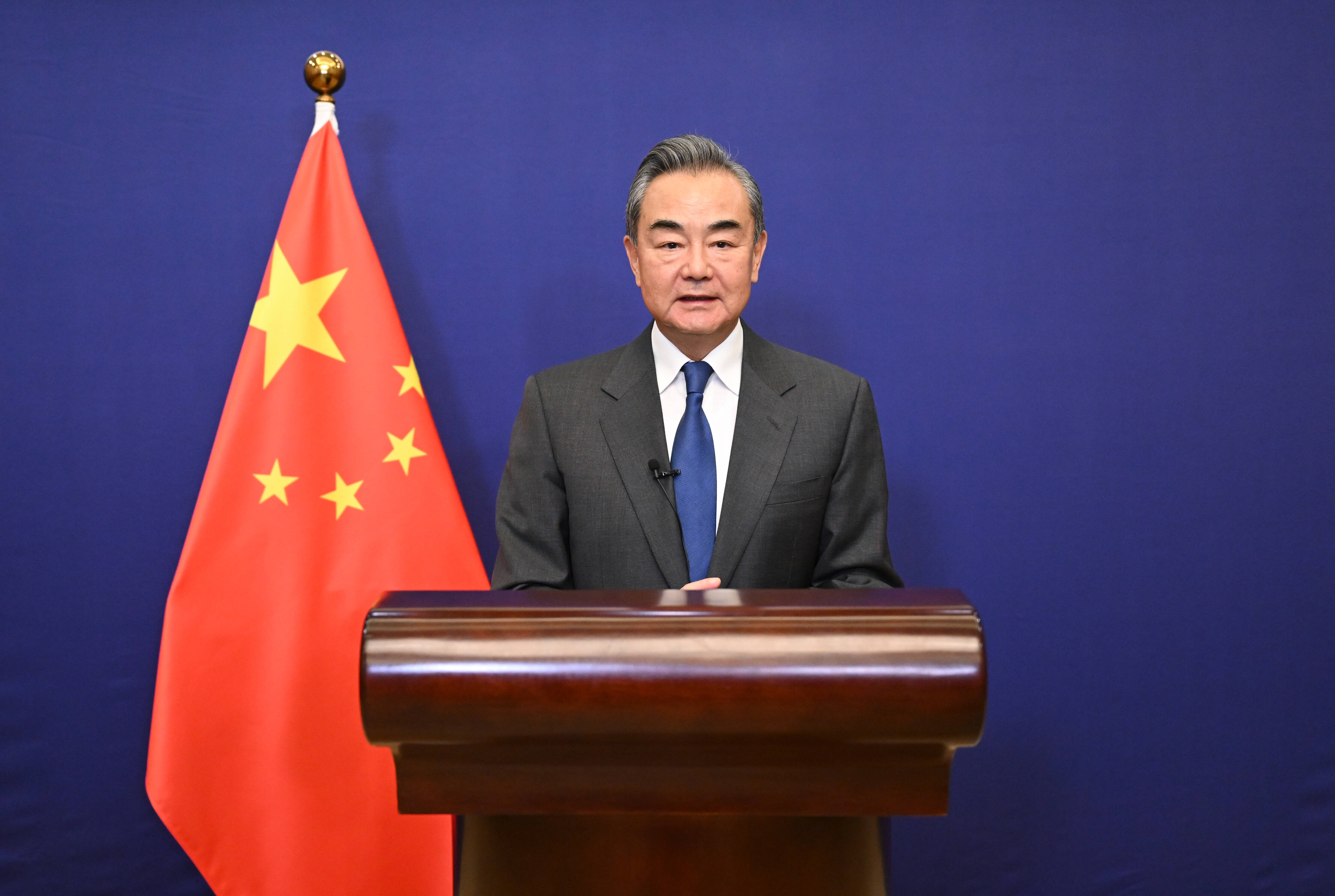 Jetzt sterben in China sogar die Prominenten durch Corona! Aber -angeblich nur 22 Todesopfer seit Dezember