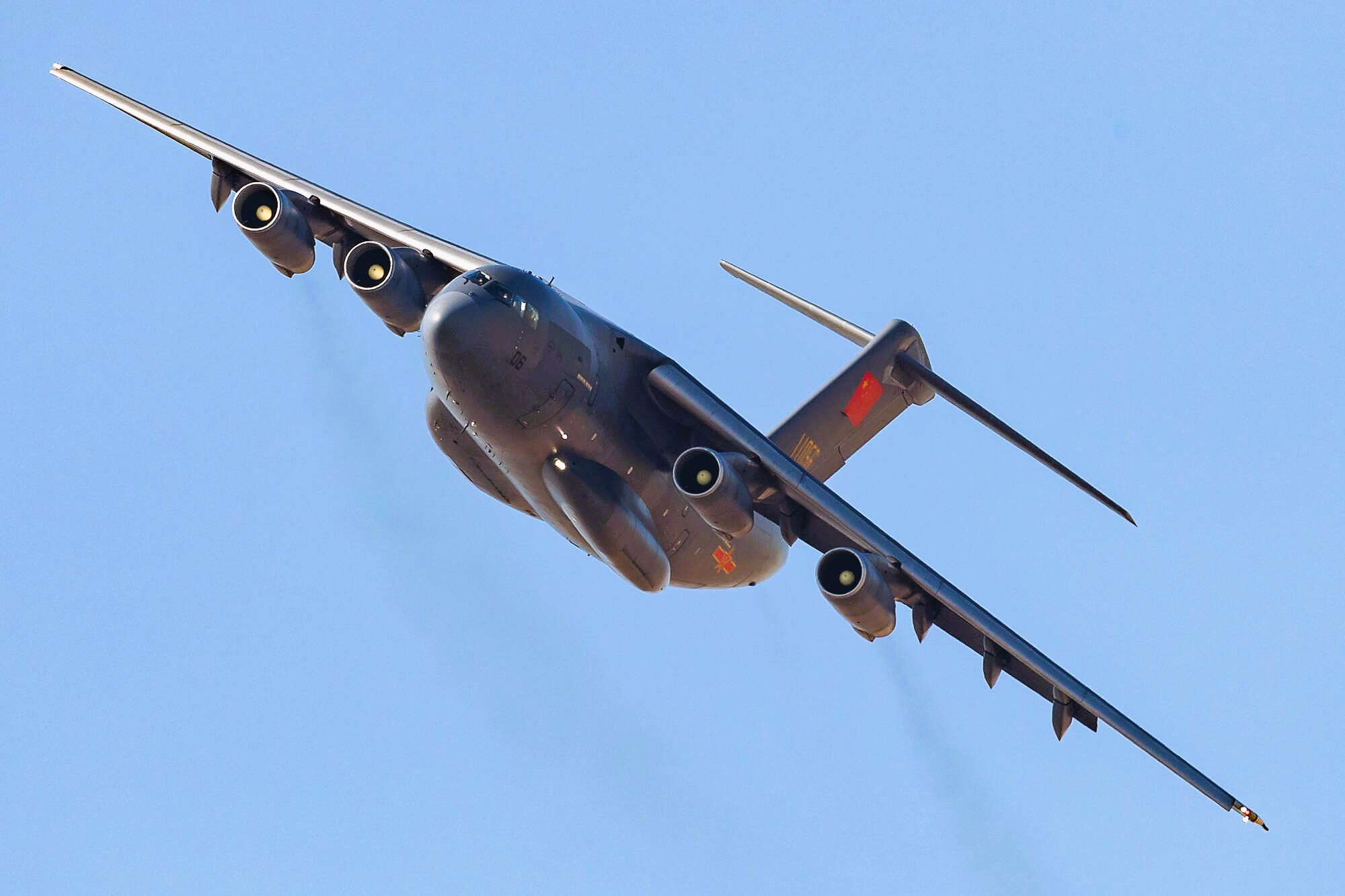 Chinesische Luftwaffe landet in Österreich! Anwohner besorgt - das ist der Grund