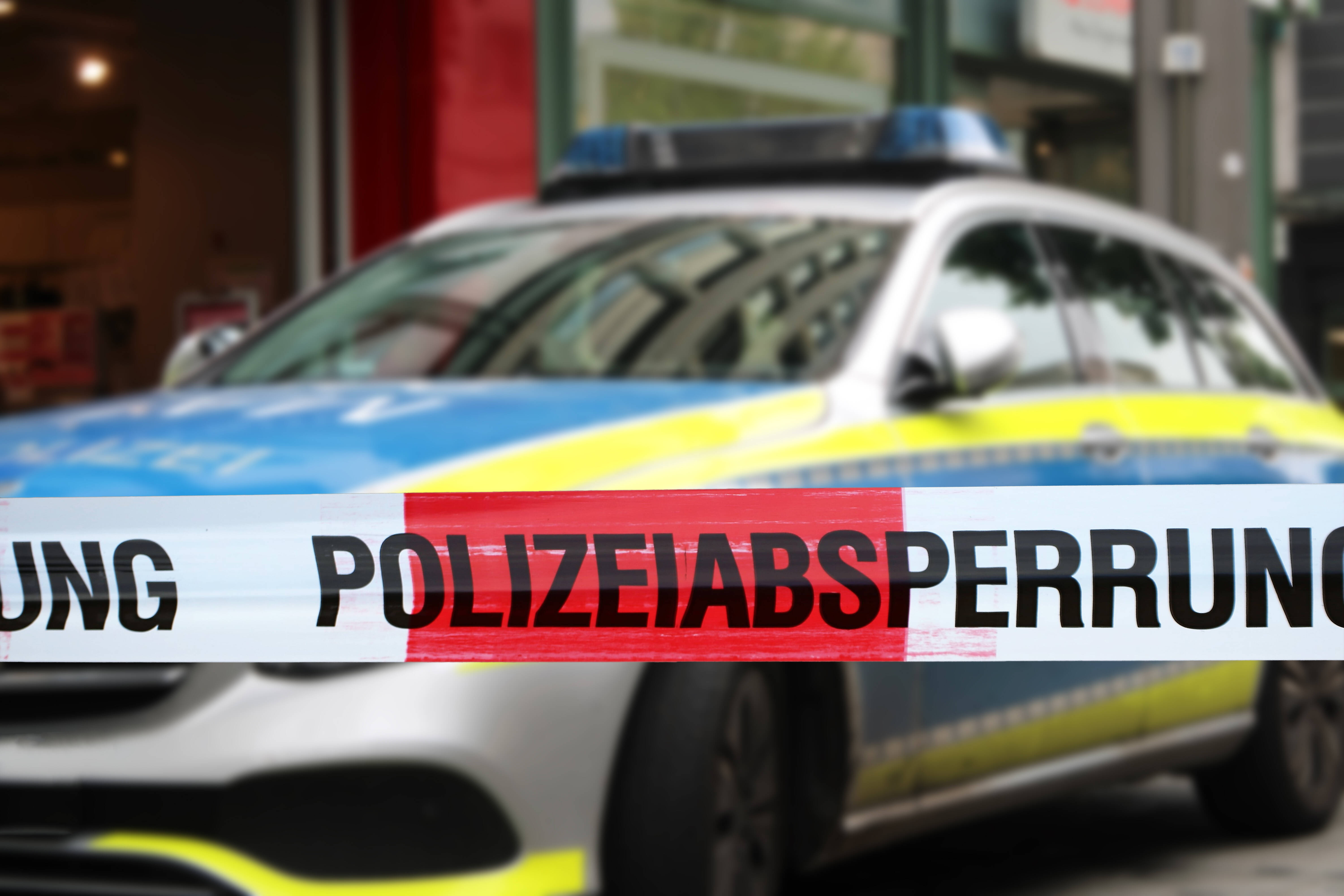 Betrunkener Mann mit Gewehr hält die Einsatzkräfte in Atem! Großeinsatz der Polizei