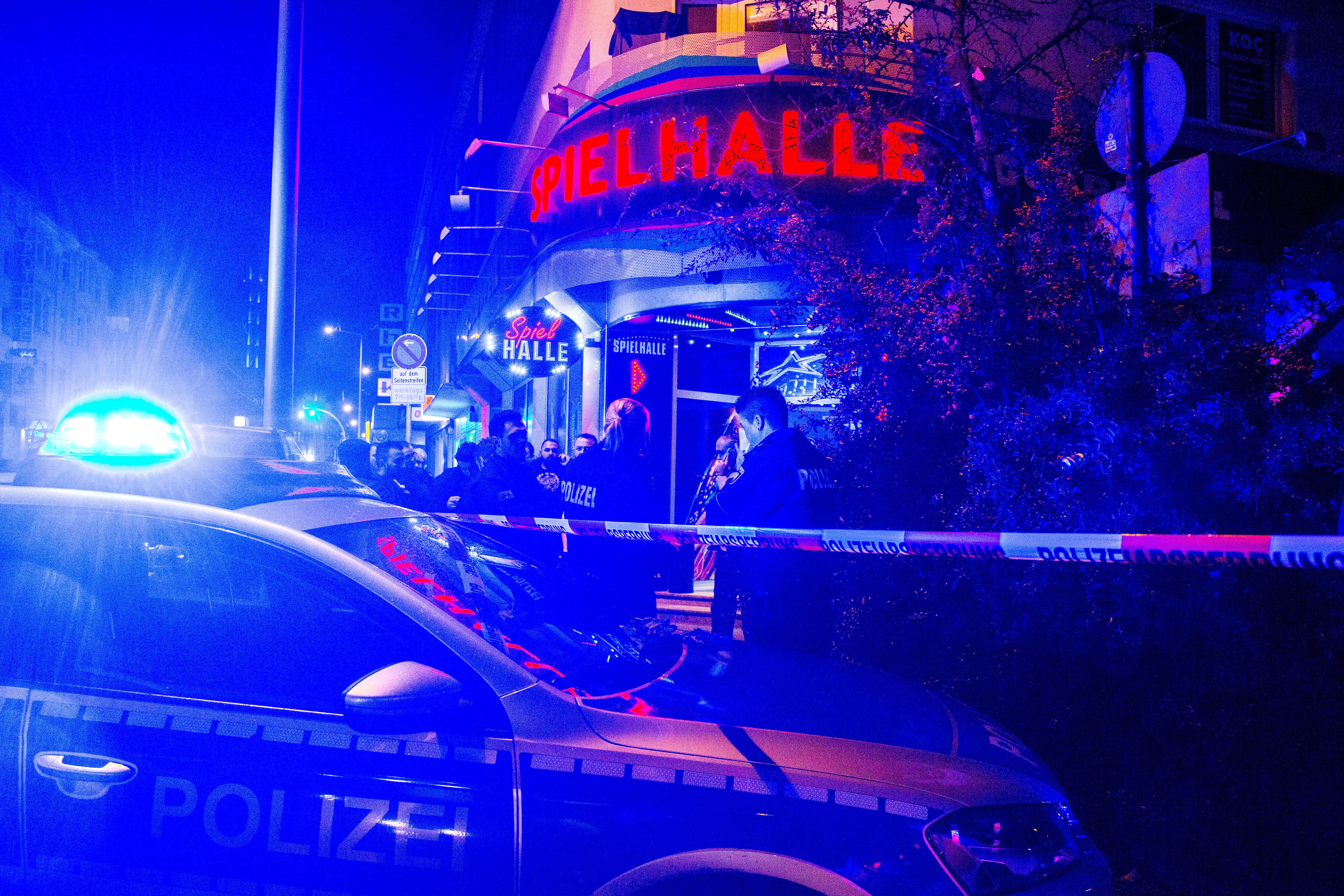 EILMELDUNG🔥 14-jähriger sticht zwei Menschen nieder! Messerstecherei - 2 Personen schwer verletzt!