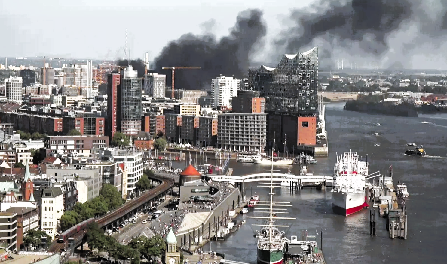  Gewaltige Explosionen in Hamburg! Feuerinferno in der Hafencity, es gibt Verletzte!