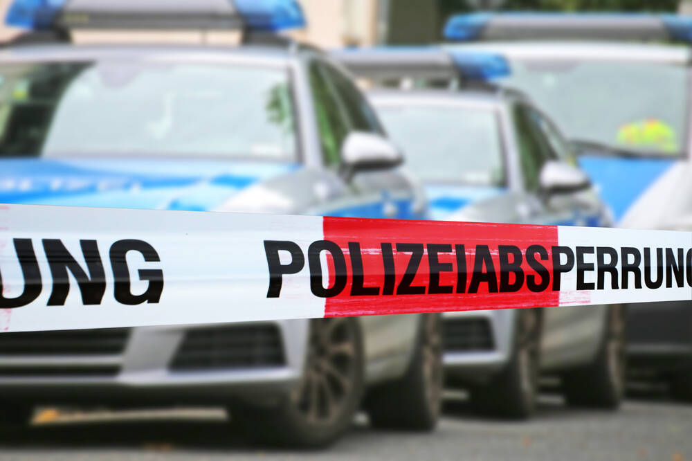 Auf der Flucht vor der Polizei - Geiselnehmer stürzt in Dresden aus einem Hochhaus!