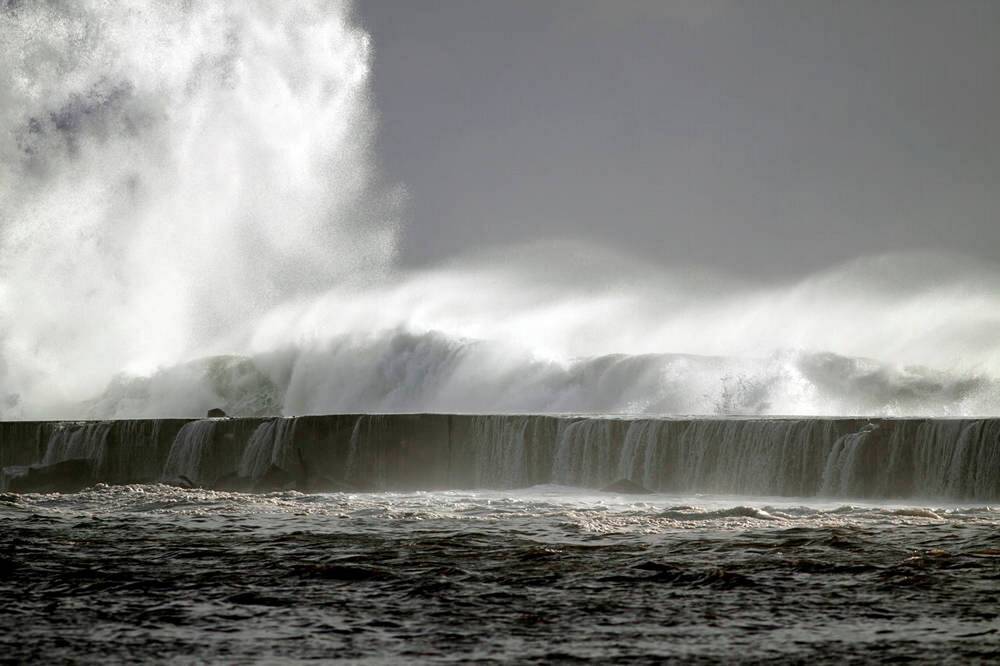 Tsunami-Warnung! Wissenschaftler wegen Entwicklung besorgt - Erhöhte Tsunami-Gefahr durch Unterwasservulkan