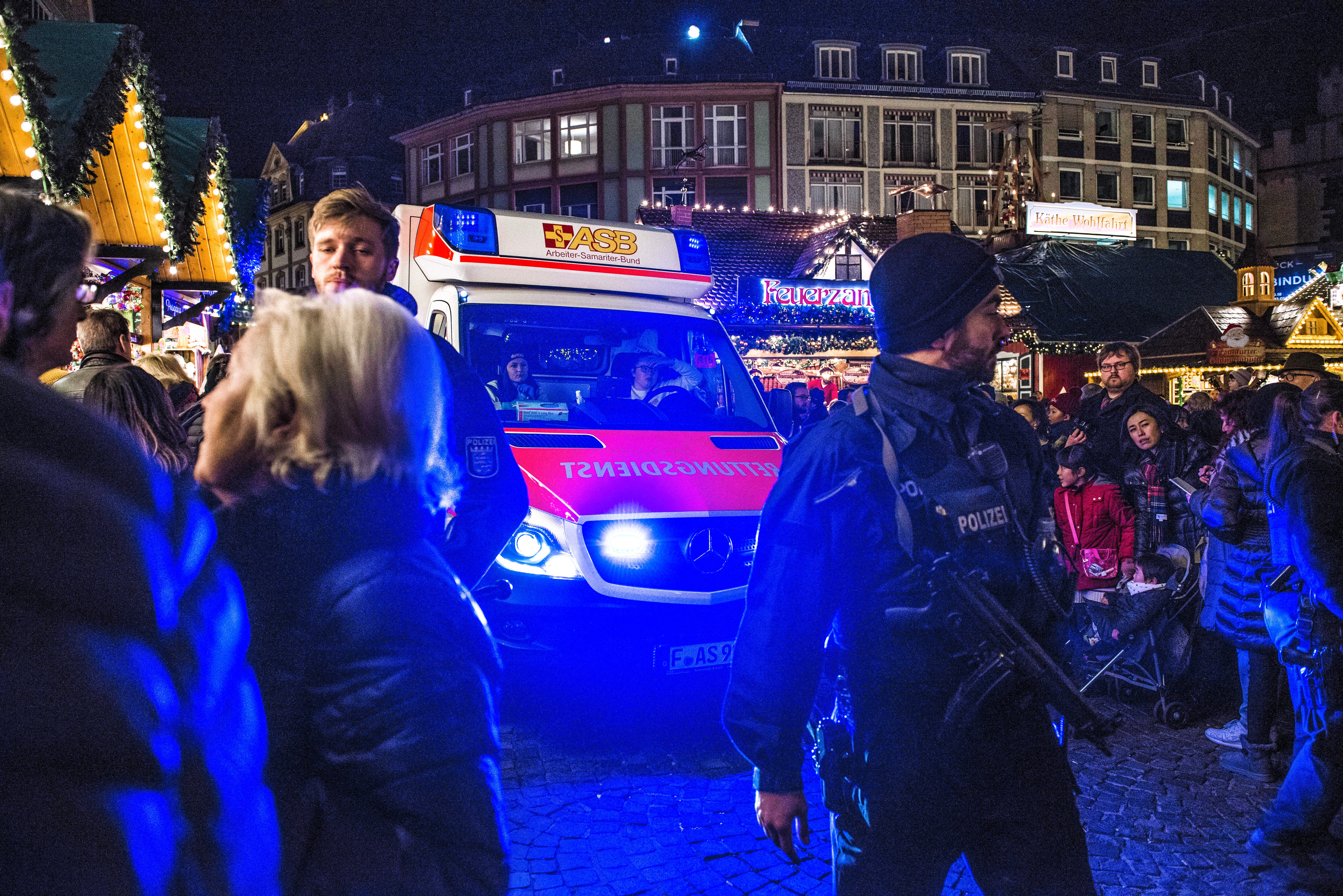 Weihnachtsmärkte im Visier der Terroristen! Advents-Angst in Deutschland - Geheimdienst warnt!