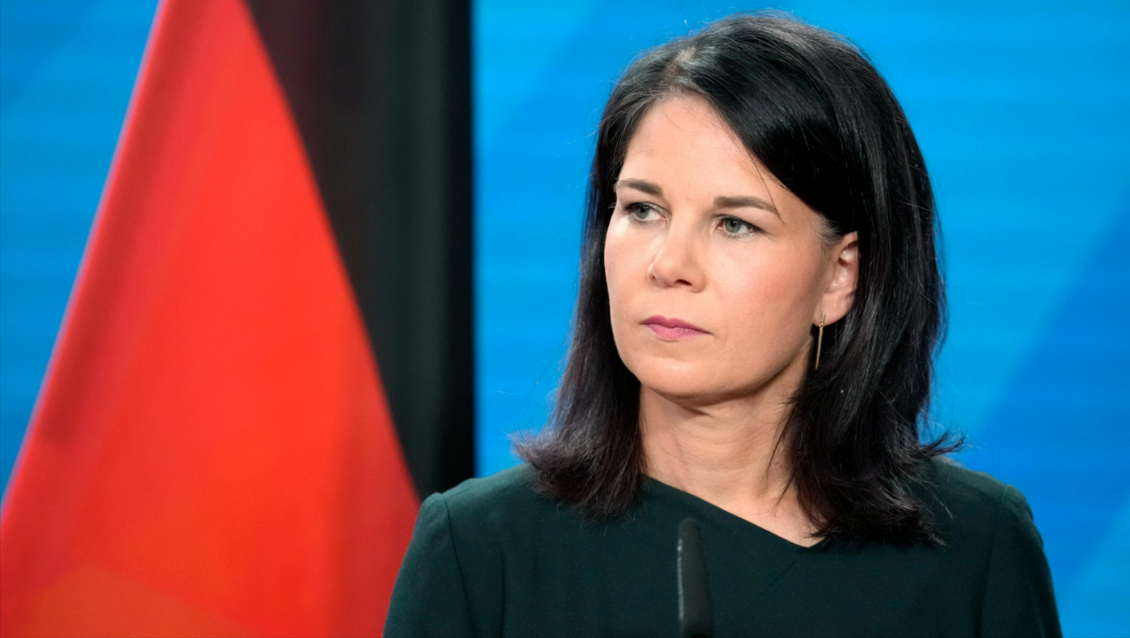Baerbock bei Geheimtreffen mit NATO-Chef Stoltenberg entdeckt - was steckt dahinter?
