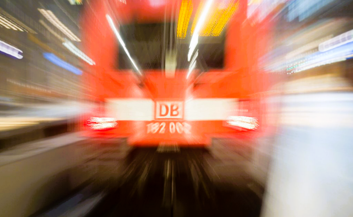 Wichtige Bahnstrecke gesperrt! Schlechte Nachricht für Bahnkunden - wieder lange Wartezeiten!