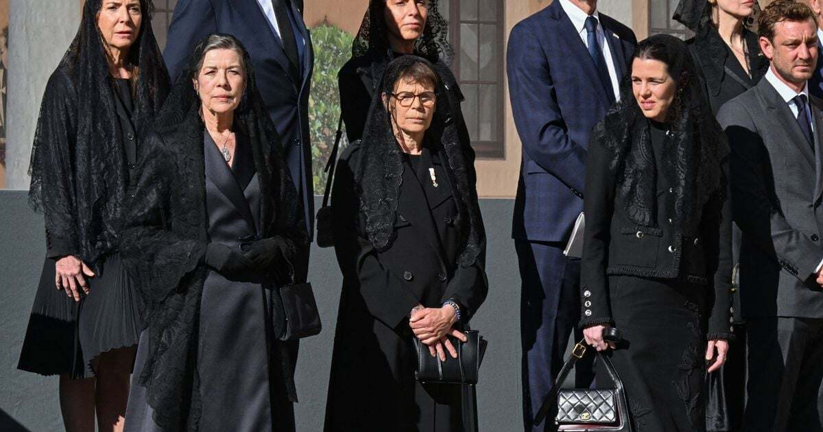 Visite du pape à Monaco: le mystère du noir chez Caroline, Stéphanie et Charlotte enfin expliqué