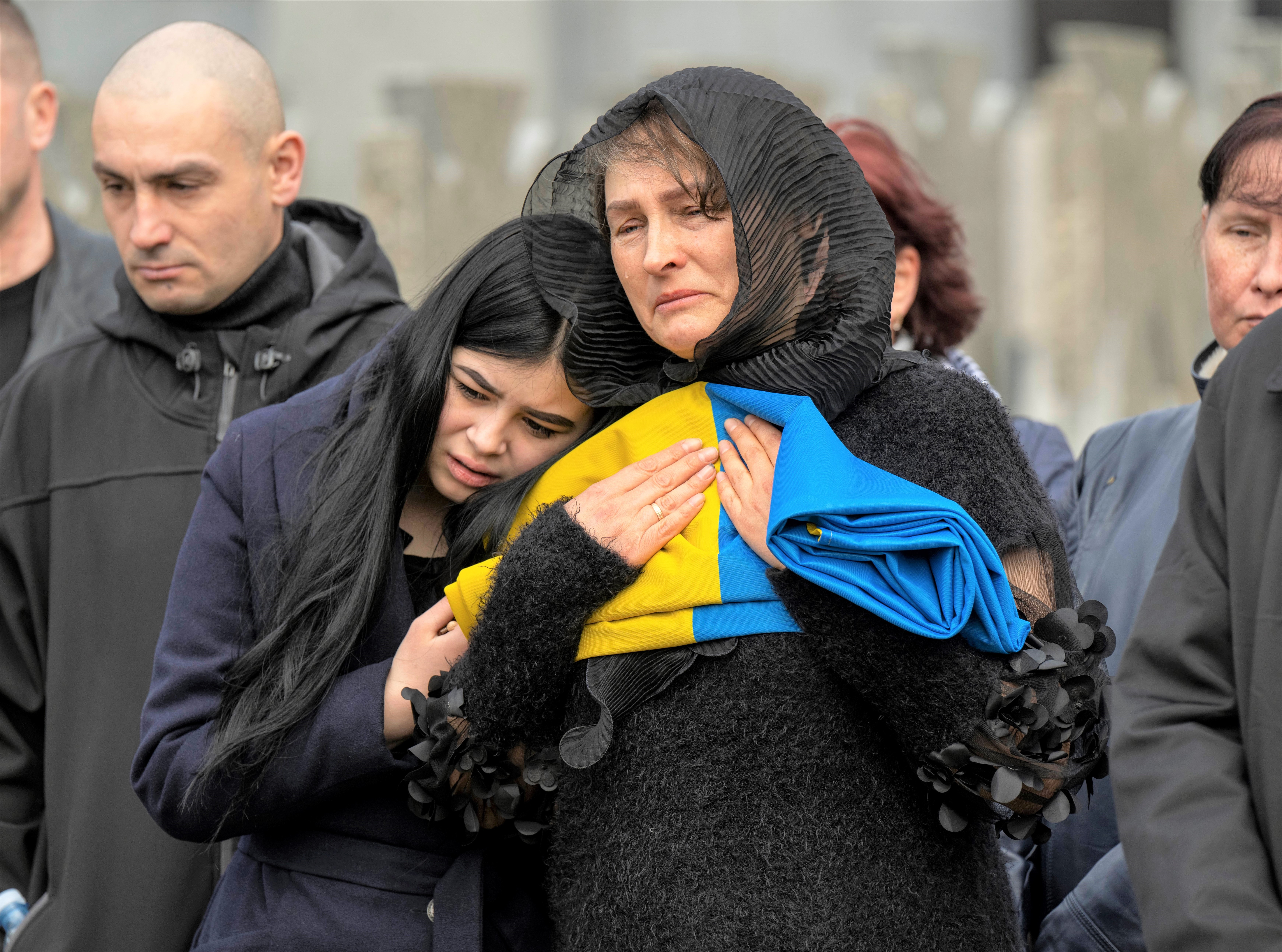 Ukraine: Jetzt müssen die Frauen kämpfen! Um Putin zu stoppen müssen Mütter an die Front!