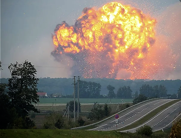 Feige Rache der Russen nach Baerbock Besuch in der Ukraine - 100 Angriffe an einem Tag auf Cherson!