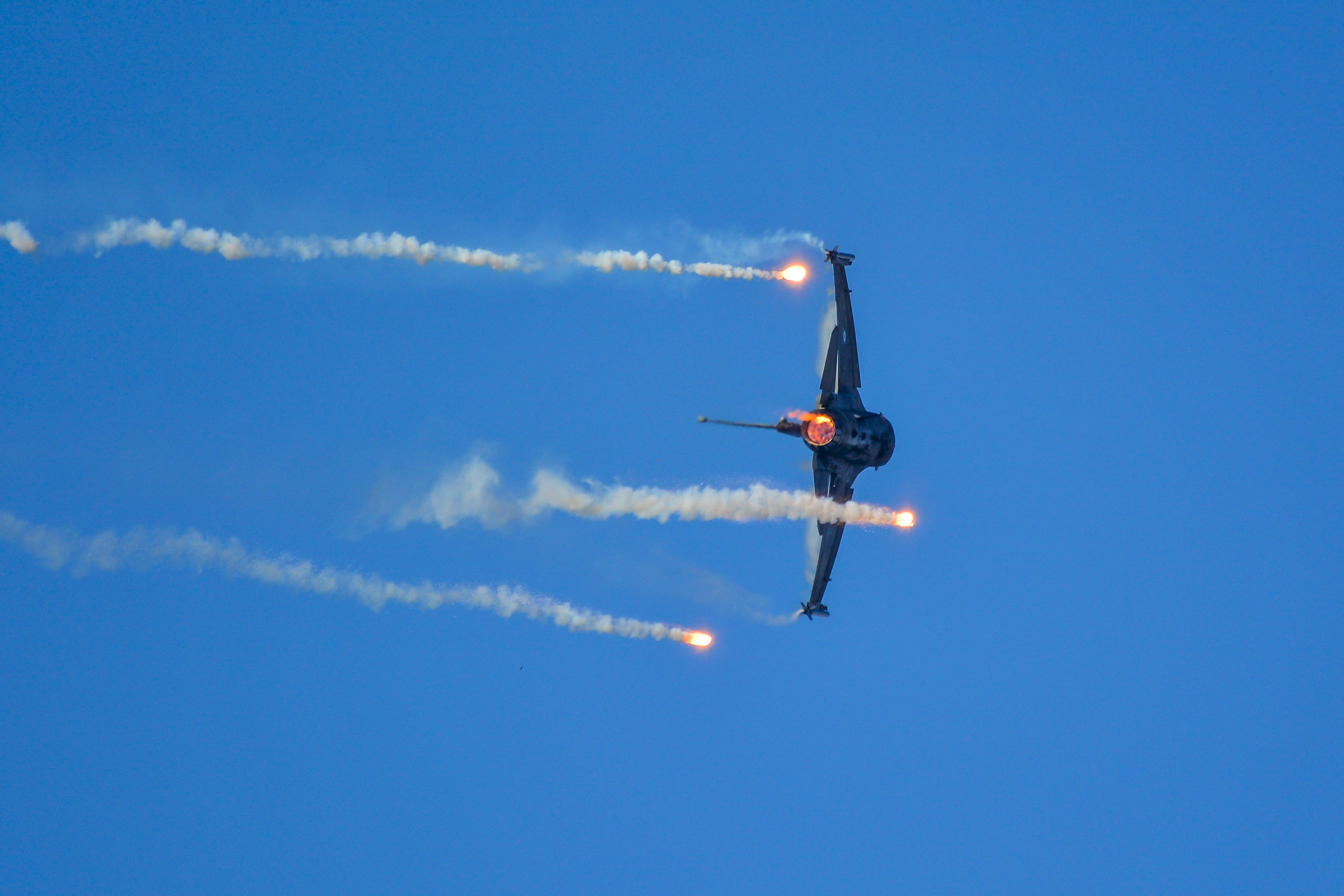 Vier russische Flugzeuge über der Ostsee! Deutsch-Britische Kampfjets zum Alarmstart bereit!
