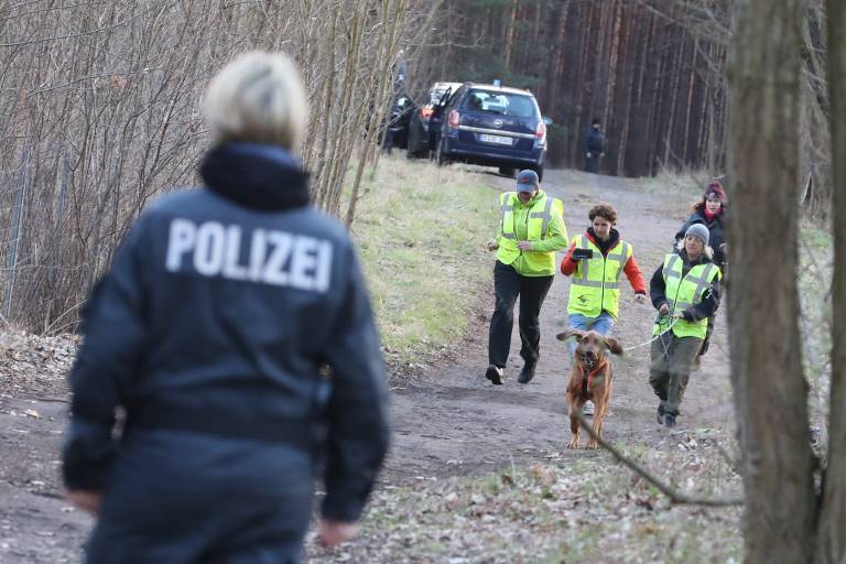 13-jähriges Mädchen entführt und vergewaltigt - beim Zeitungsaustragen!