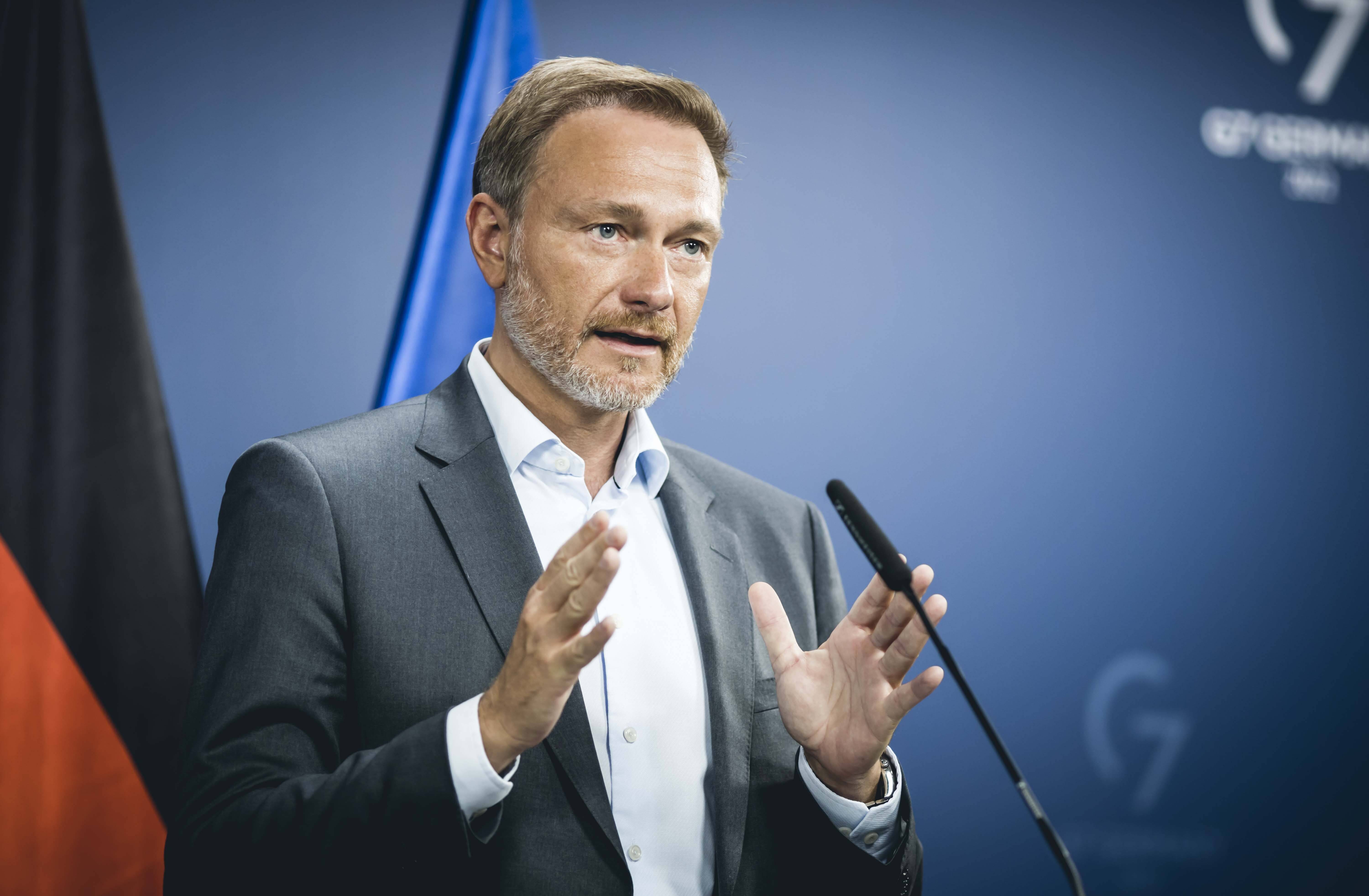 Zerbricht die Ampel? FDP will Habecks Heiz-Hammer komplett boykottieren!