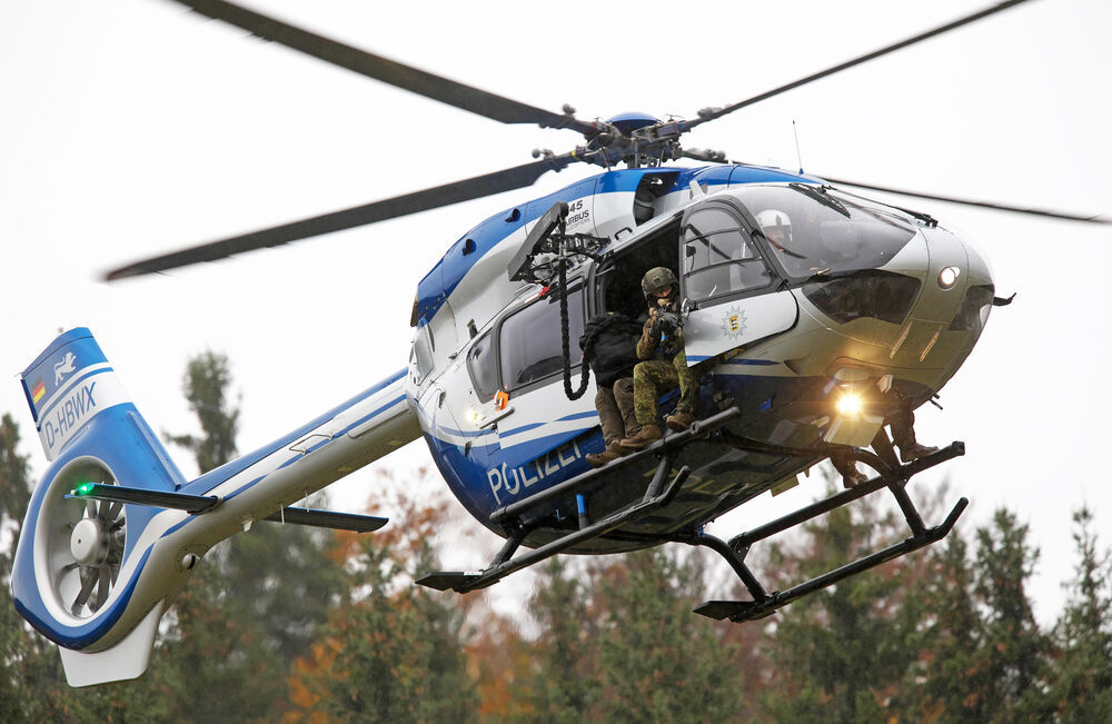 EILMELDUNG🔥 Flugzeugabsturz über Deutschland! Hubschrauber sucht Absturzstelle - Es gab Tote!