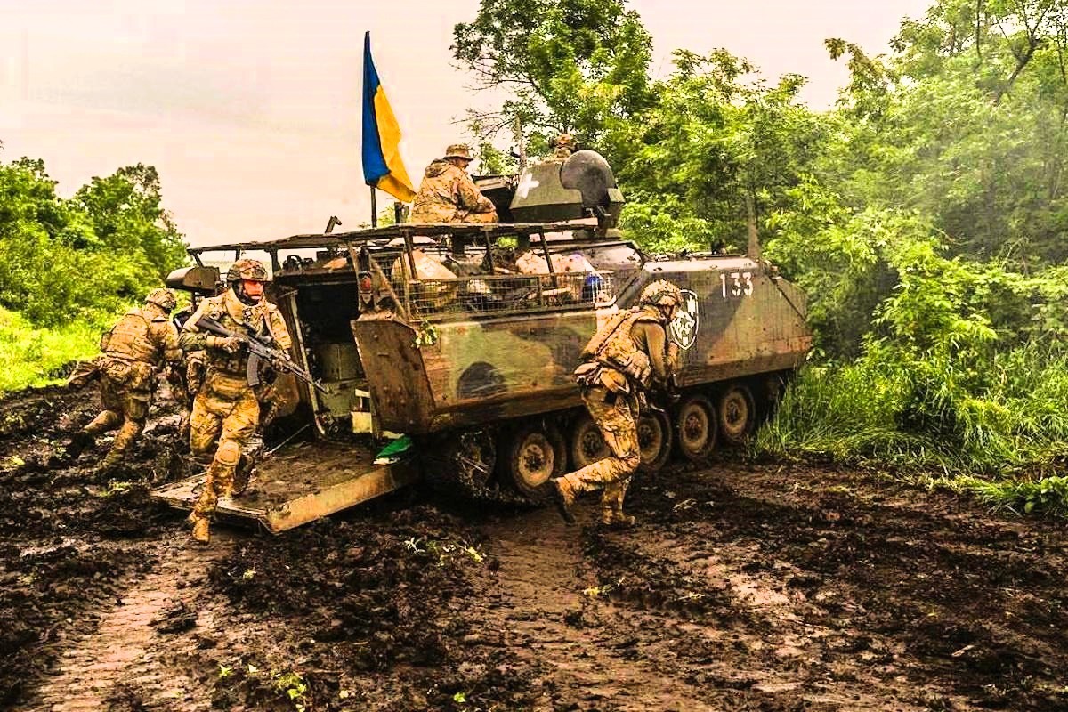 Erster großer Durchbruch der Ukraine bei der Gegenoffensive - Amerikanische Panzer durchbrechen russische Verteidigung