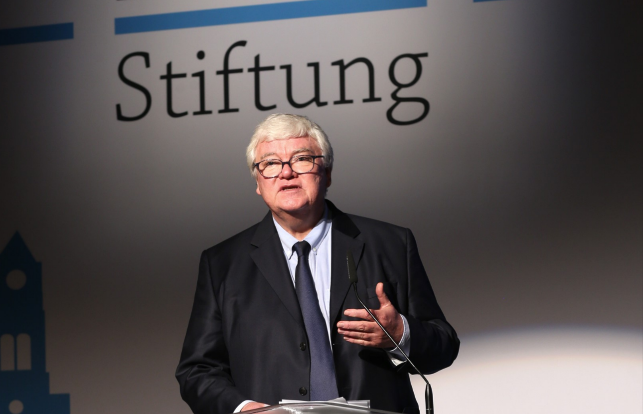 Das Herz! Not-OP bei beliebtem SPD-Politiker! SPD-Urgestein in der Klinik - was ist geschehen?