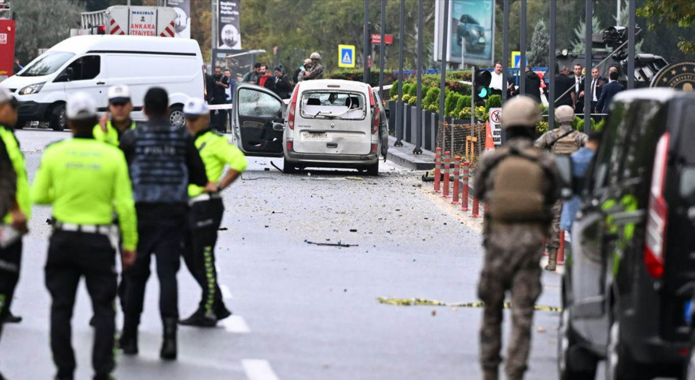 [Video] Terroranschlag! Explosion nahe des Innenministeriums - Selbstmordattentat in Ankara - Schüsse fallen!