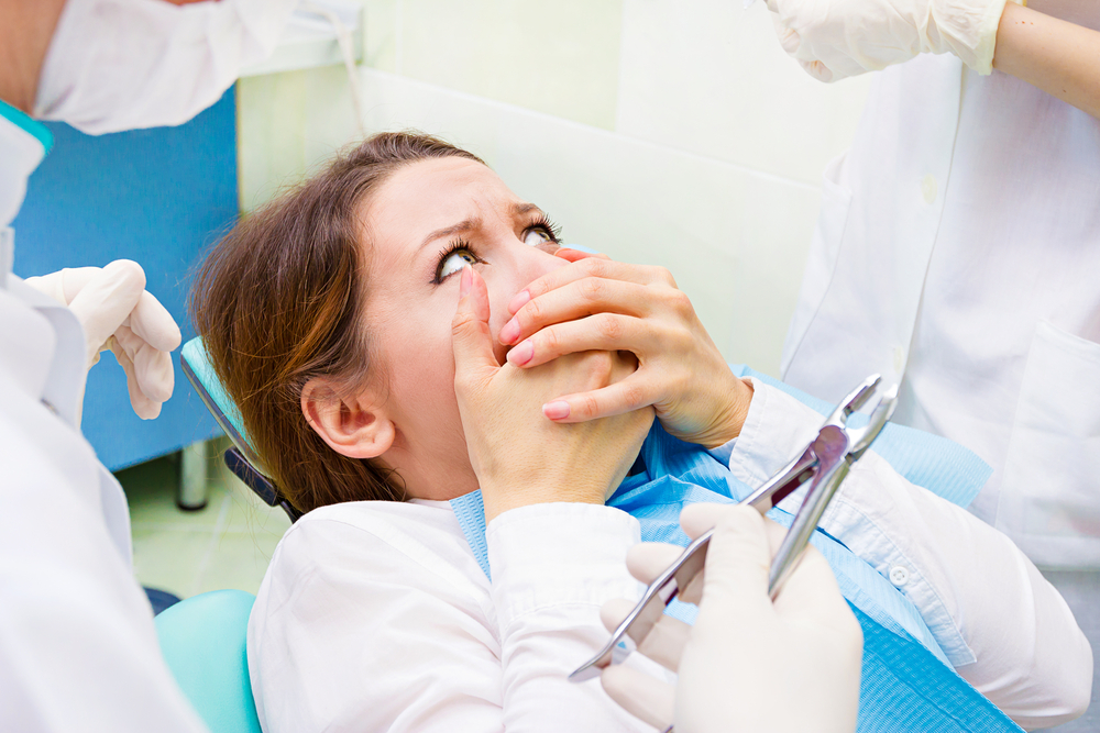Arzt vergewaltig Patientinnen bei Routine-Untersuchung! Sein Trick war so billig!
