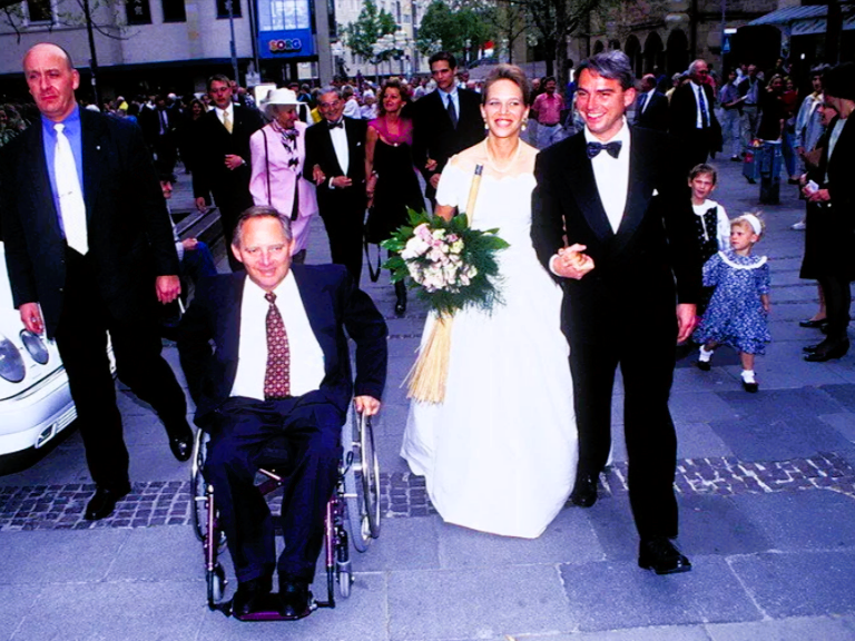 Wolfgang Schäuble - seine mächtige Tochter Christine Strobl führt sein Erbe fort!