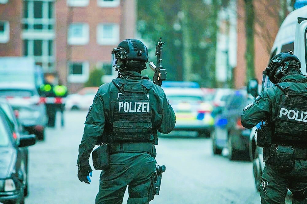 Tödliche Schüsse in Wohngegend! Polizei macht schreckliche Entdeckung