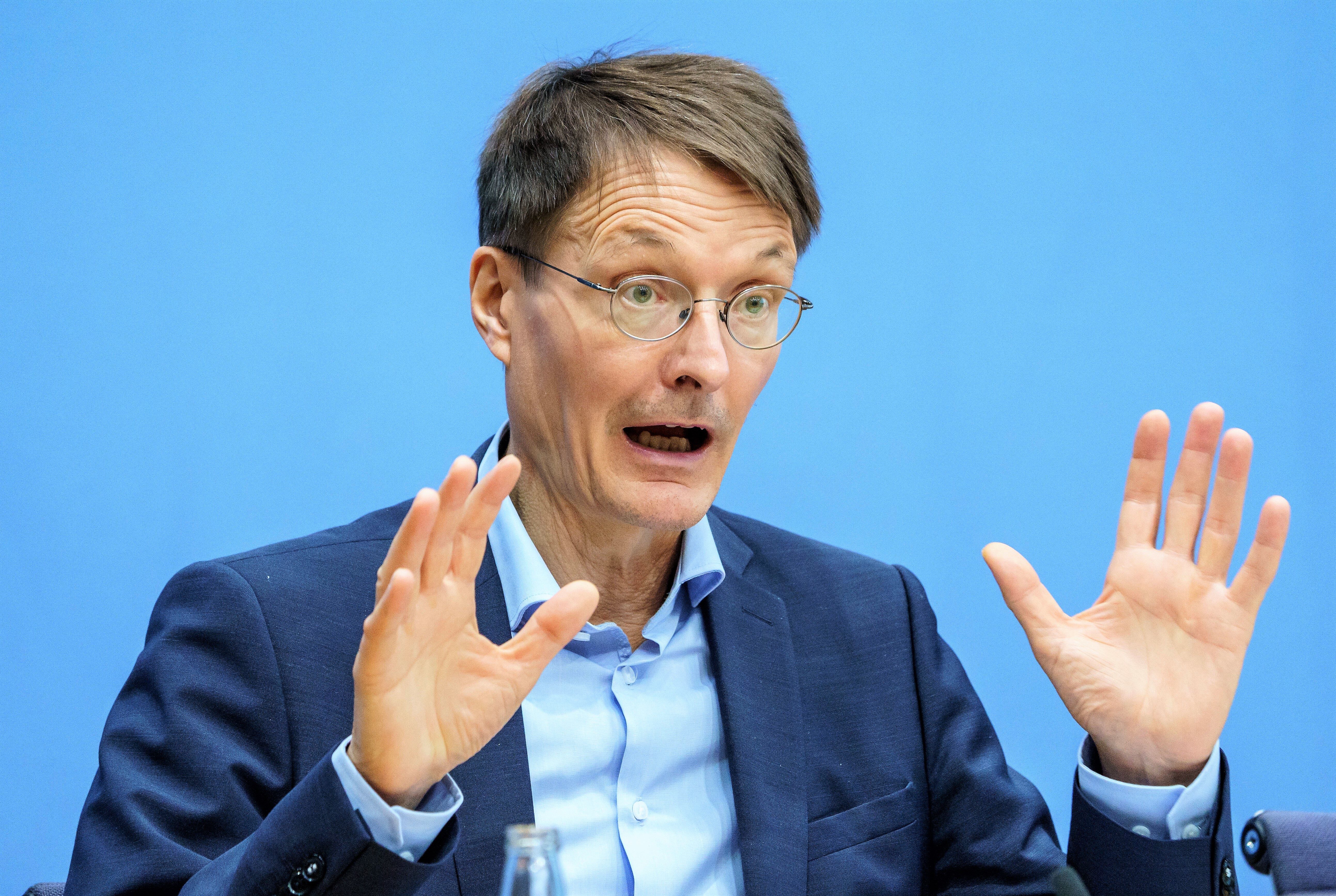Aufstand gegen Lauterbach! Eigene Partei geht auf die Barrikaden gegen Lauterbach-Gesetz!
