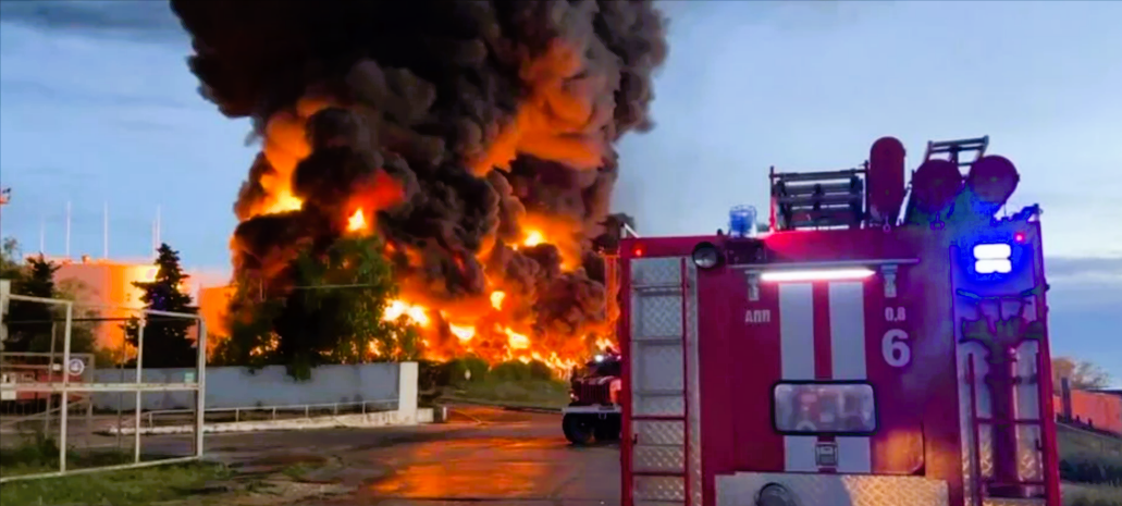 Großbrand verursacht riesige Rauchwolke - Wohnviertel musste evakuiert werden